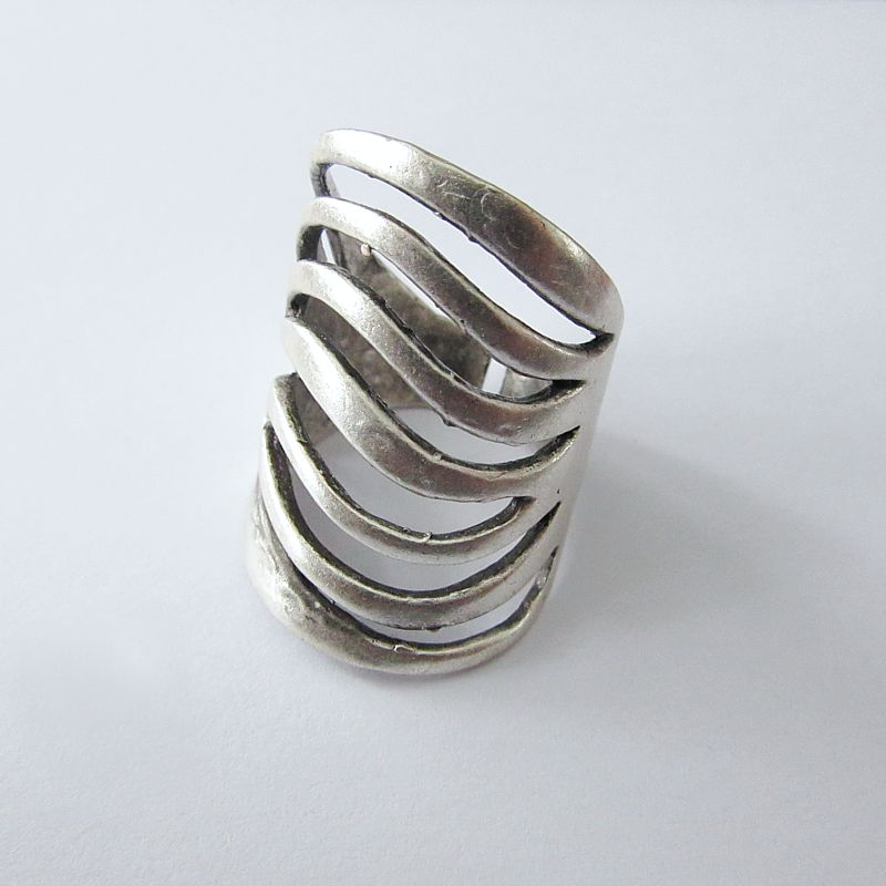 Seraglio Adjustable Wide Ring - Wavy - 3572